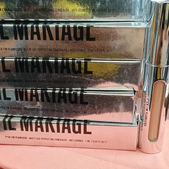IL MAKIAGE Multi-Use Perfecting Concealer 3.5 - Picture 2 of 5